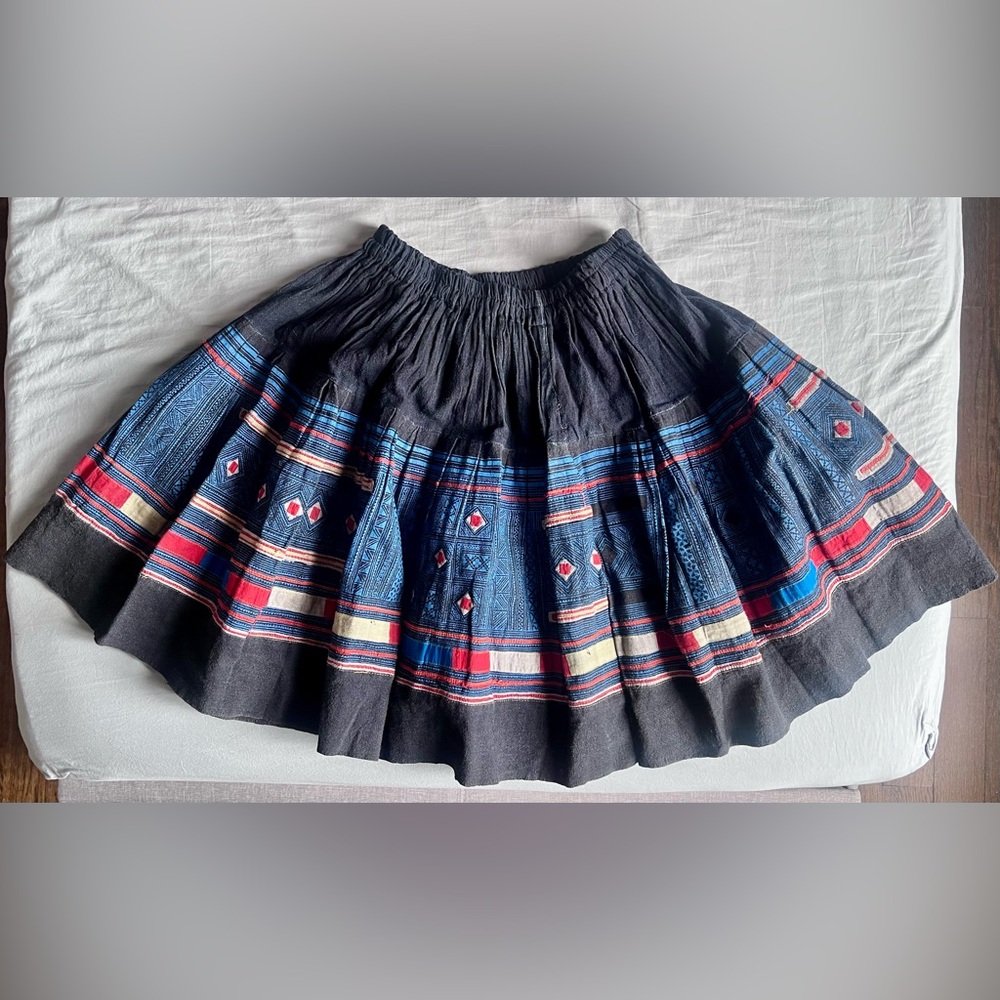 Aoyama Itchome Bohemian cotton skirt with woven details. Medium.